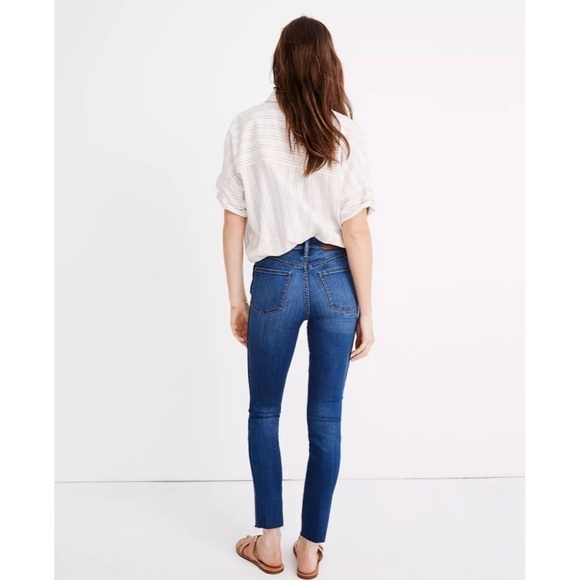 Madewell 10" High-Rise Skinny Crop Jeans: Button-Front TENCEL™ Denim Edition - Picture 4 of 11